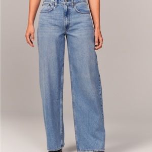 NWT Abercrombie & Fitch Mid Rise Ultra Wide Leg Jean